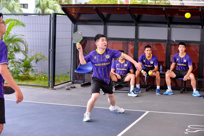 Thiếu gia nhà bầu Hiển rủ Văn Quyết, Duy Manh chơi pickleball, trận đấu căng như ATP, nhìn Thiếu gia nhà bầu Hiển rủ Văn Quyết, Duy Manh chơi pickleball, trận đấu căng như ATP, nhìn