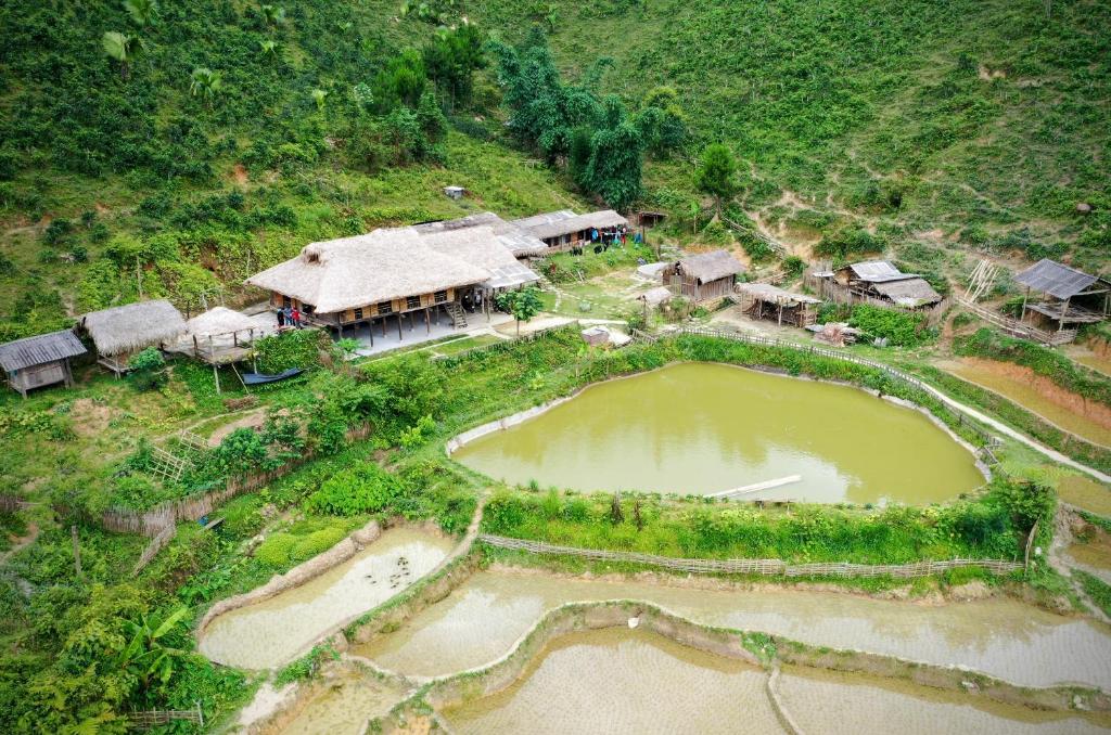 Homestay của chị Vàng Thị Thông gây sốt sau Gia đình Haha: Giá chỉ từ 150.000/ngày, tin nhắn đặt phòng đến tới tấp- Ảnh 2.