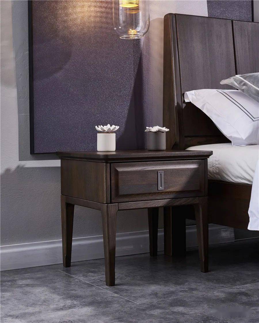 Đặt tủ đầu giường CHUẨN phong thủy: Vợ chồng yêu nhau đến già, gia đình vượng phát- Ảnh 1.