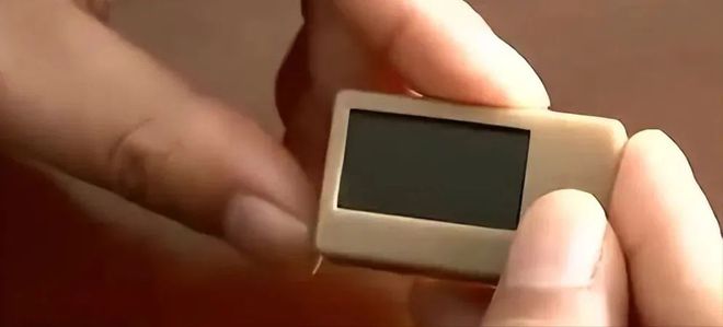 Thi đại học, nam sinh ở Trung Quốc liên tục dùng tẩy xóa đi đáp án đã điền, giám thị liếc nhìn rồi lập tức báo cảnh sát- Ảnh 2.