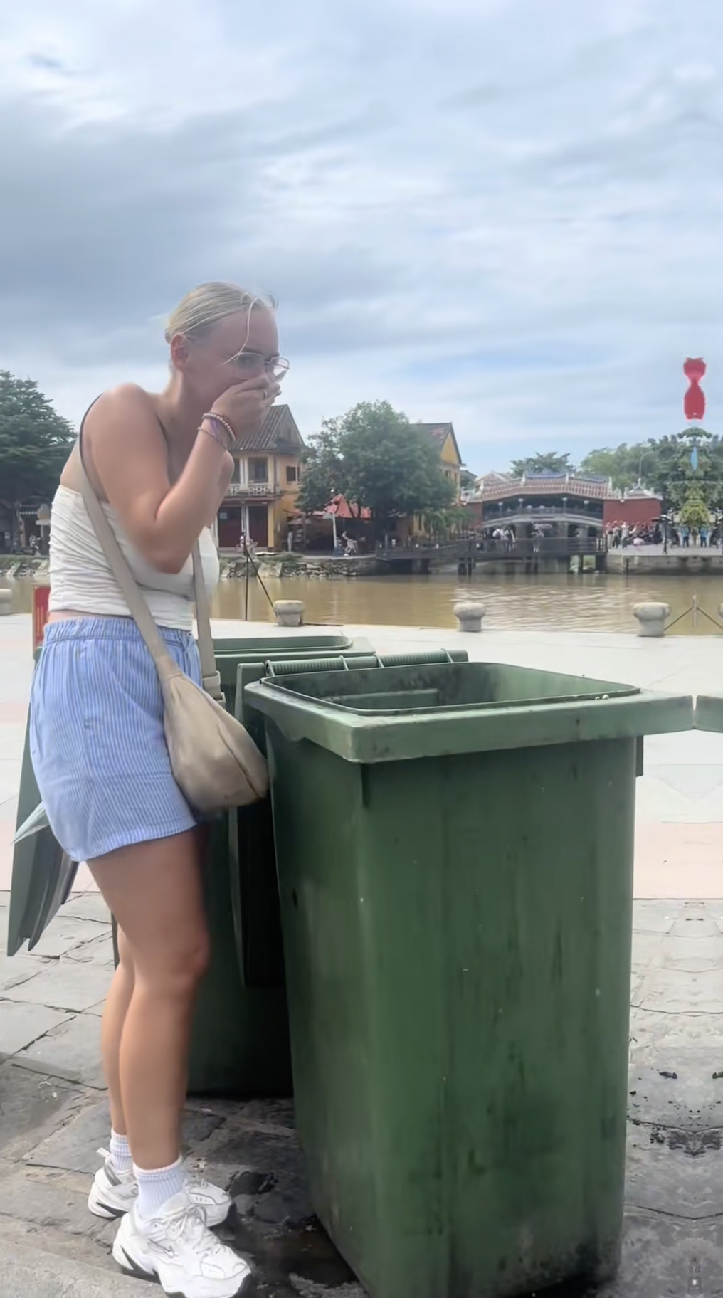 Khách Tây nôn xanh mặt vì đi phương tiện này ở Hội An, ai nấy cũng phải thốt lên: "Kinh khủng tới như vậy luôn hả?"- Ảnh 5.
