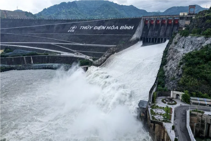 Thủy điện Hòa Bình sắp mở 1 cửa xả lũ, thông báo khẩn cho 6 tỉnh, thành phố- Ảnh 1.