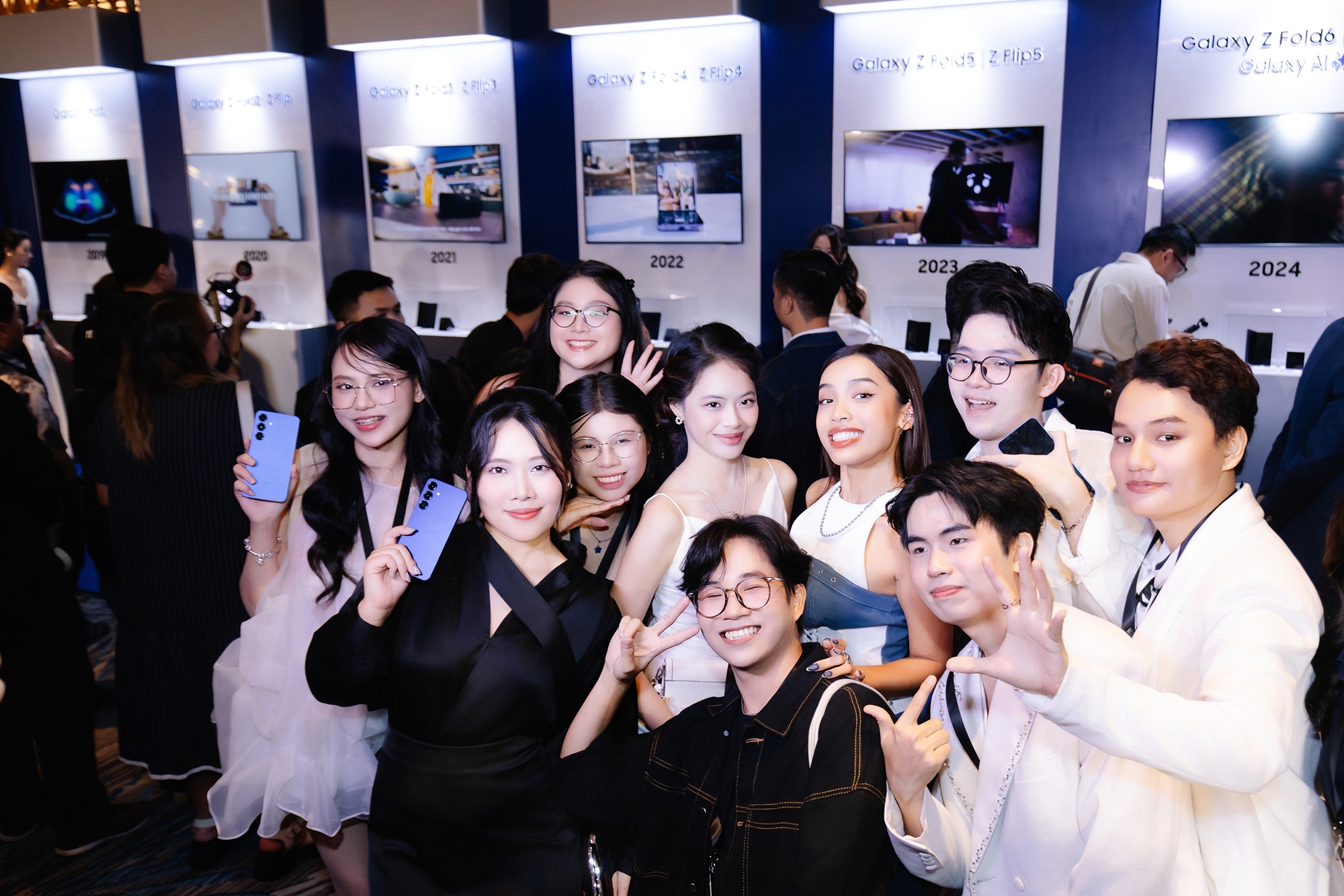Tóc Tiên, Minh Hằng cùng loạt influencer Việt khuấy đảo sự kiện, hào hứng trải nghiệm smartphone gập mở Galaxy Z Fold7, Galaxy Z Flip7- Ảnh 2.