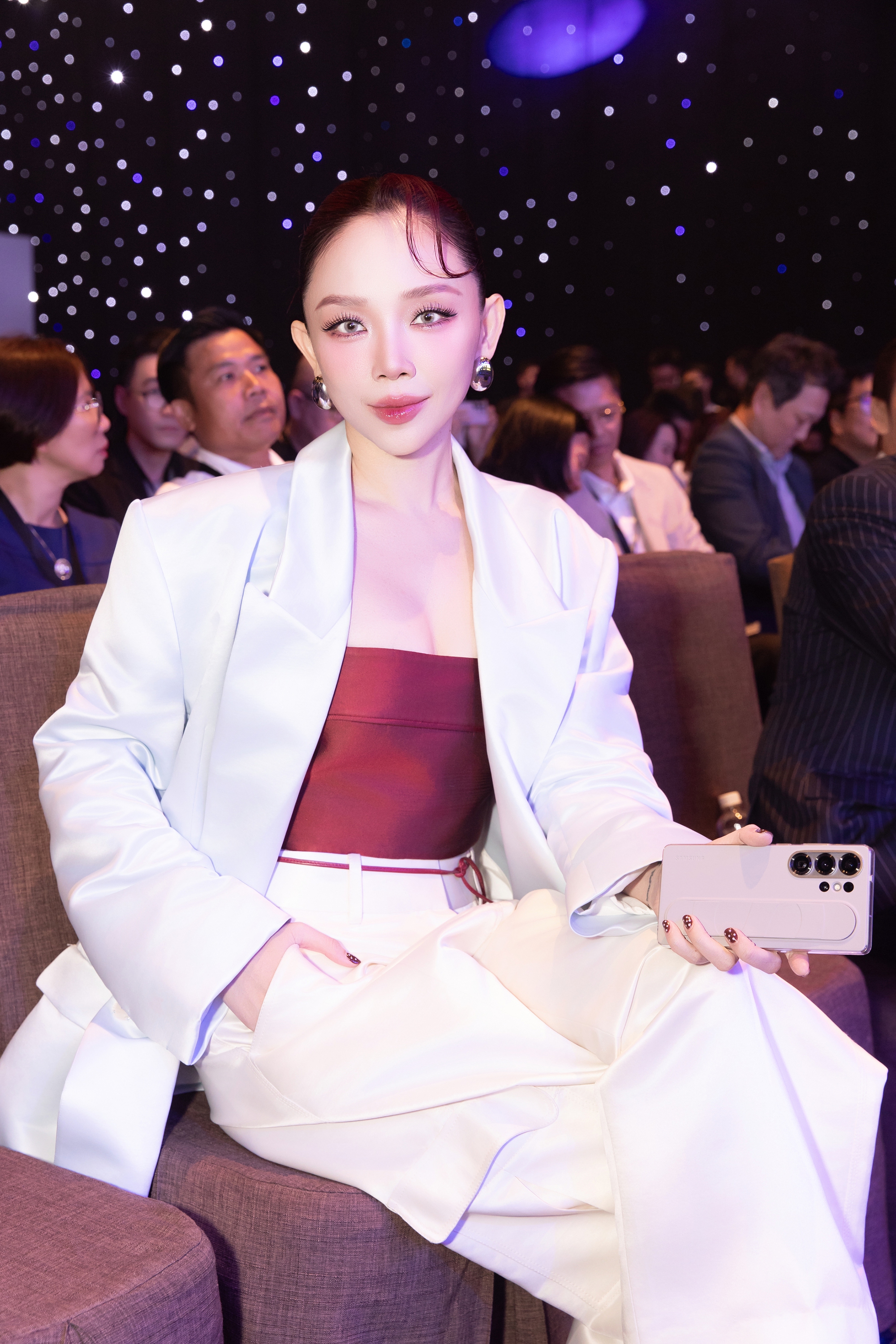 Tóc Tiên, Minh Hằng cùng loạt influencer Việt khuấy đảo sự kiện, hào hứng trải nghiệm smartphone gập mở Galaxy Z Fold7, Galaxy Z Flip7- Ảnh 11.