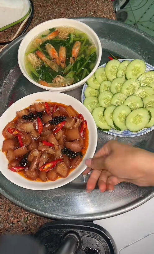Chồng lương 8 triệu nuôi cả nhà 4 người sống trong phòng trọ 12m2: Bí quyết để vẫn có tiền dư- Ảnh 4.
