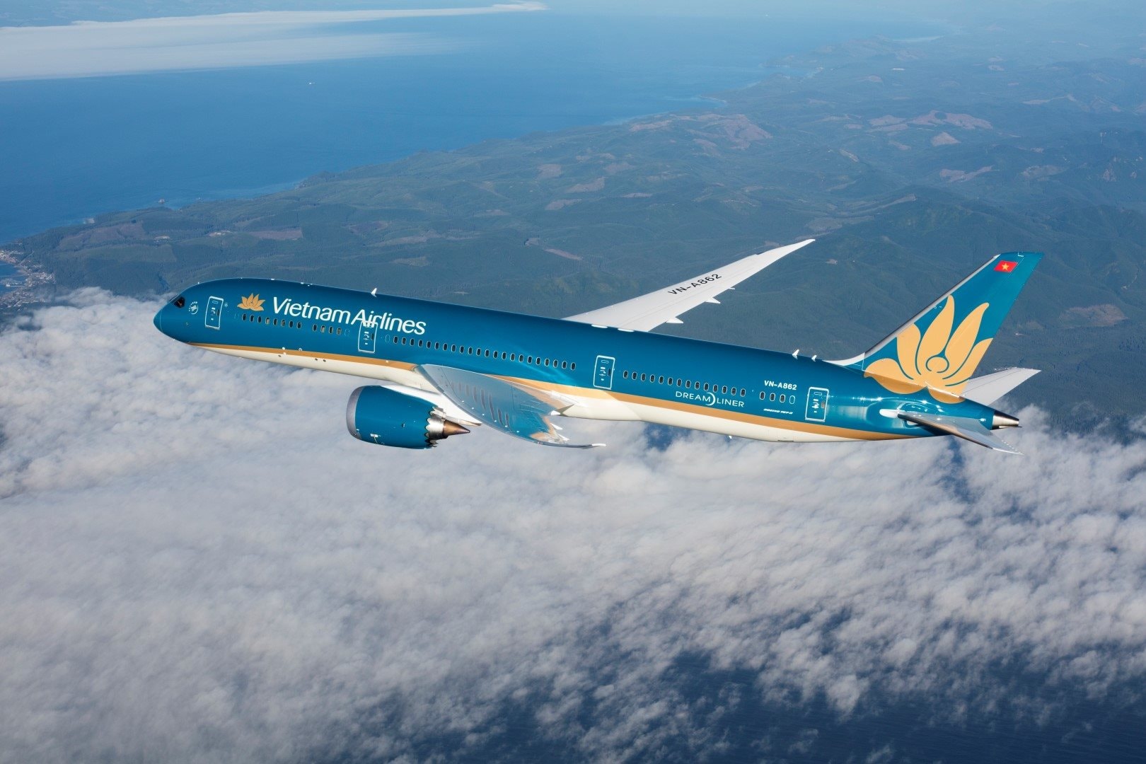 Từ tháng 8, khách đi Vietnam Airlines sẽ được sử dụng Internet trên tàu bay- Ảnh 1.