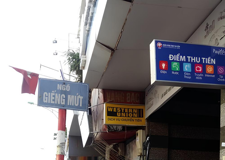 Nguồn gốc những tên ngõ kỳ lạ ở Hà Nội: Giếng Mứt, Tạm Thương, Phất Lộc...- Ảnh 1.