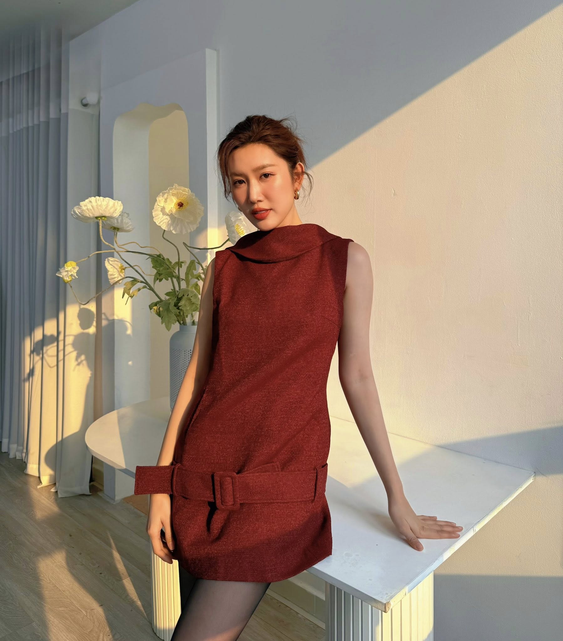 Ai thích phong cách nữ tính, nàng thơ thì học ngay Thúy Ngân- Ảnh 1.