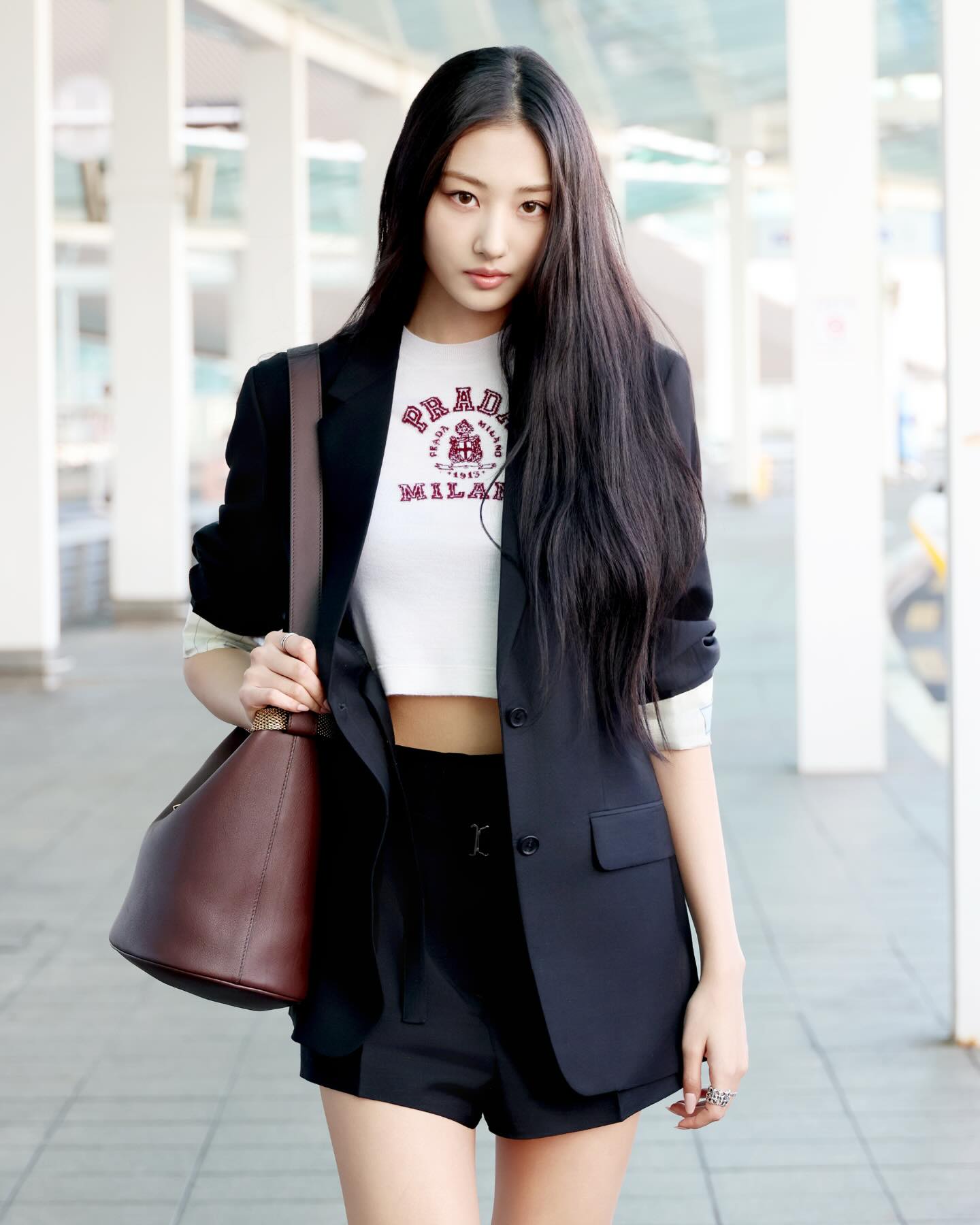 "Bản sao Park Min Young" mặc đồ ngủ ra sân bay, Dispatch khen hết lời- Ảnh 17.
