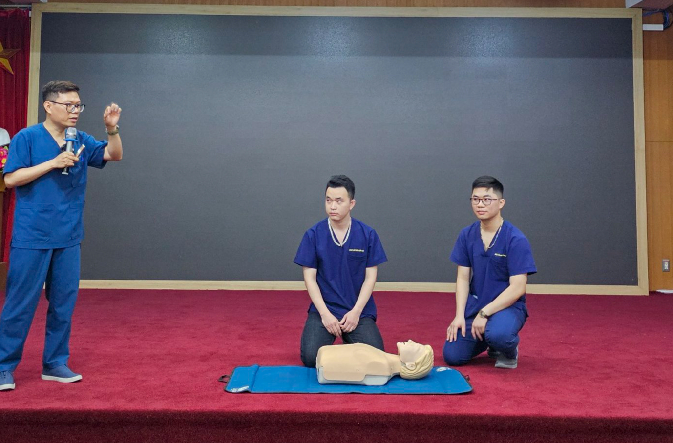 PGS. TS Nguyễn Lân Hiếu chia sẻ ý tưởng cấp cứu ngừng tim- Ảnh 2.