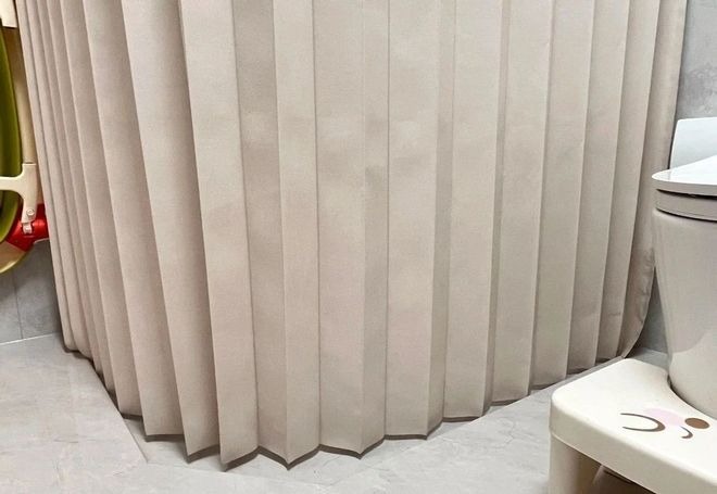 Ngày càng nhiều gia đình bỏ lắp kính phòng tắm vì sợ nổ, 2 giải pháp lên ngôi đảm bảo an toàn, ít rủi ro- Ảnh 3.