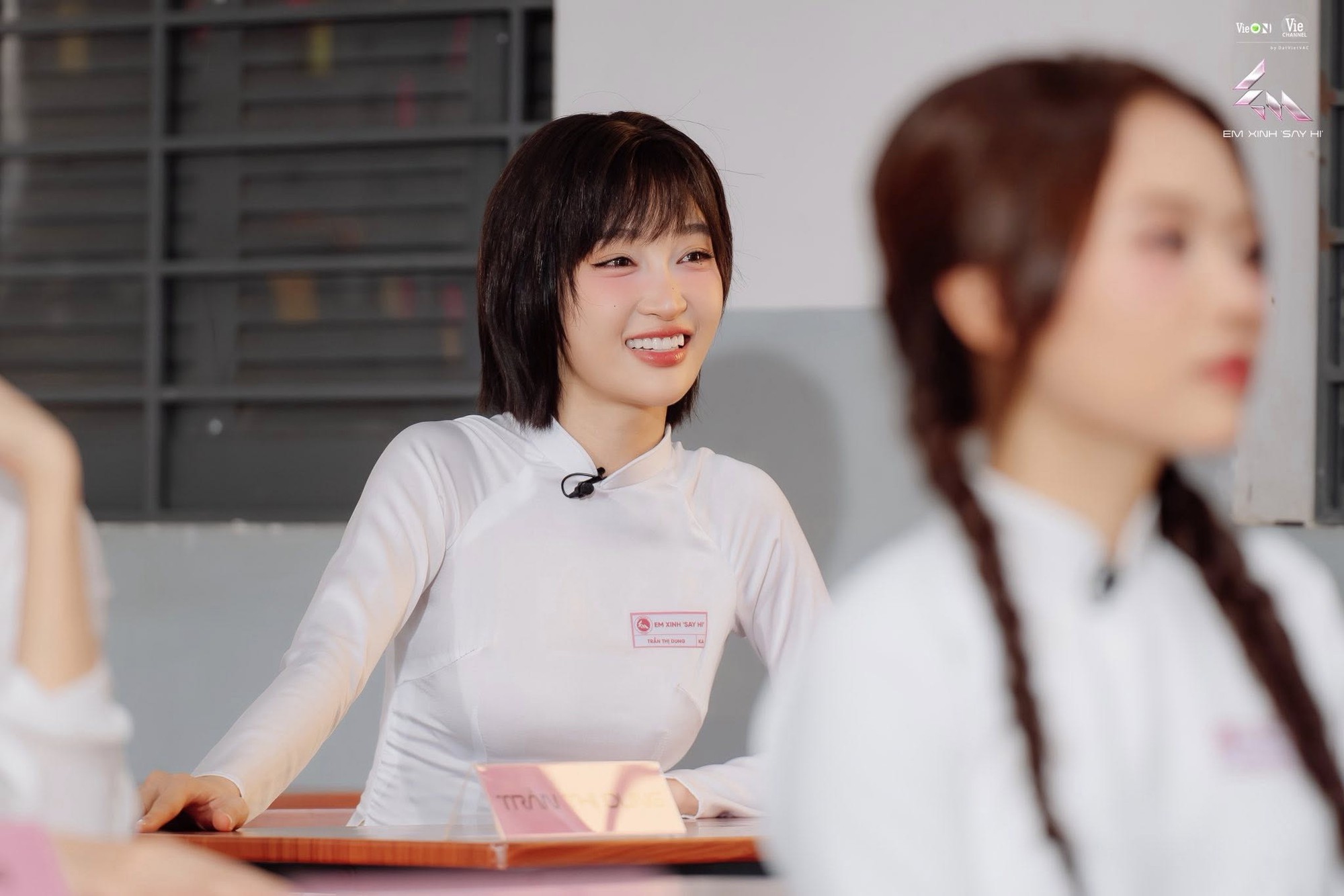 Juky San ngày càng tỏa sáng tại "Em xinh say hi": Làm răng kiểu này bảo sao visual chuẩn bạch nguyệt quang, nụ cười trong veo ai nhìn cũng mê- Ảnh 3.