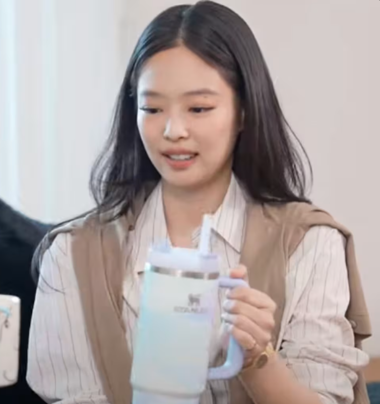 Món đồ Jennie chạm vào là 