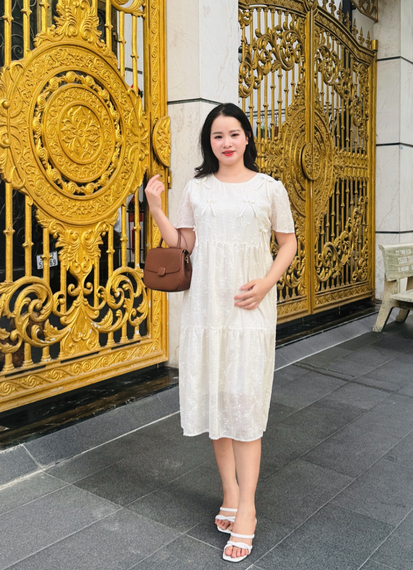 Ngô Thanh Vân mê tít váy trắng dáng suông thời gian bầu bí- Ảnh 13.