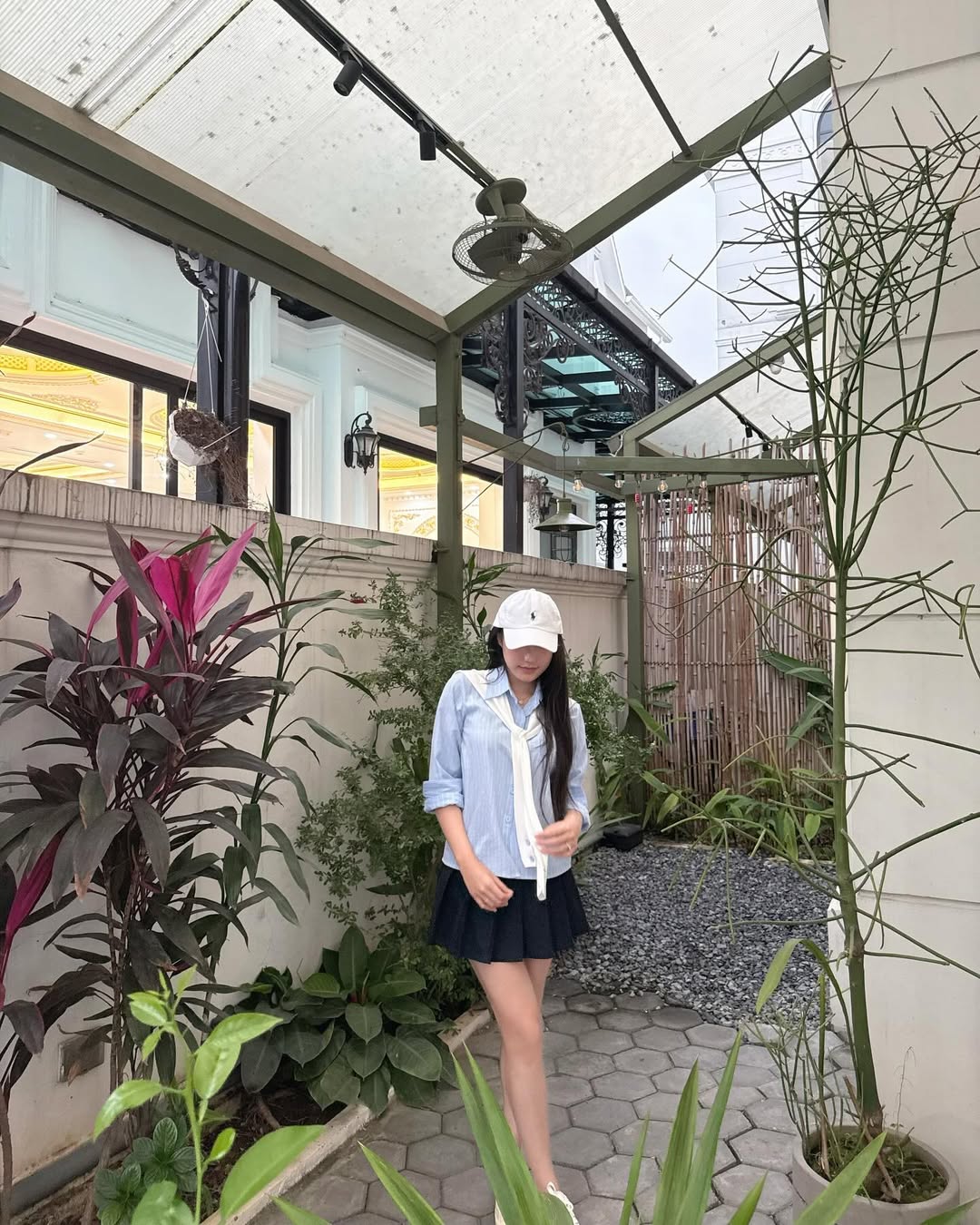 Tiểu thư Doãn Hải My mê áo sơ mi như điếu đổ, luôn ưu tiên tông màu sáng để tôn da và hack dáng- Ảnh 2.