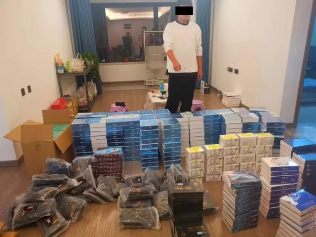 Triệt phá đường dây bán cà phê cực độc hại, bắt giữ 36 nghi phạm: Hơn 90.000 đơn hàng đã bán ra- Ảnh 1.