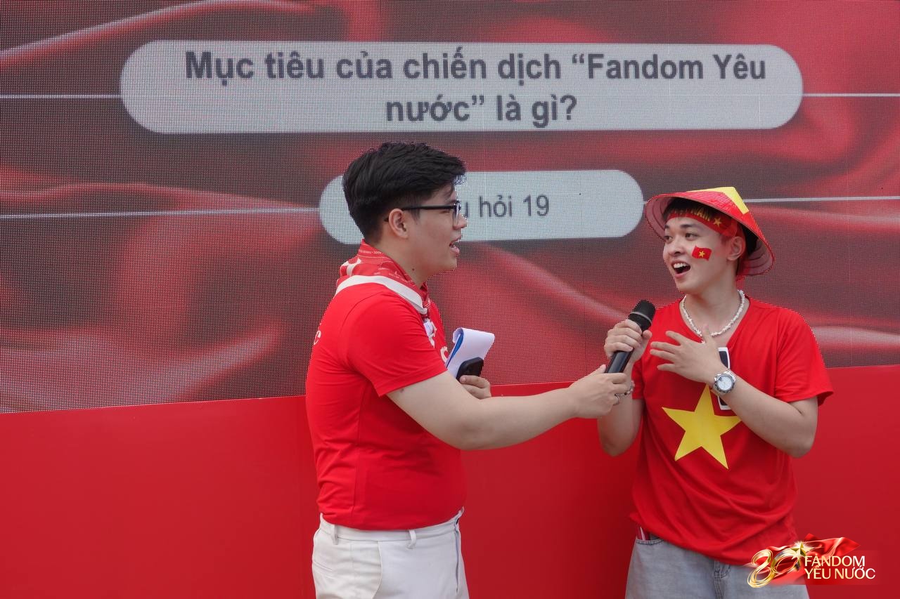 Concert Tổ Quốc Trong Tim thêm bùng nổ nhờ Booth Fandom Yêu Nước: vừa chơi vui, vừa mang về cả tinh thần Việt Nam!- Ảnh 3.