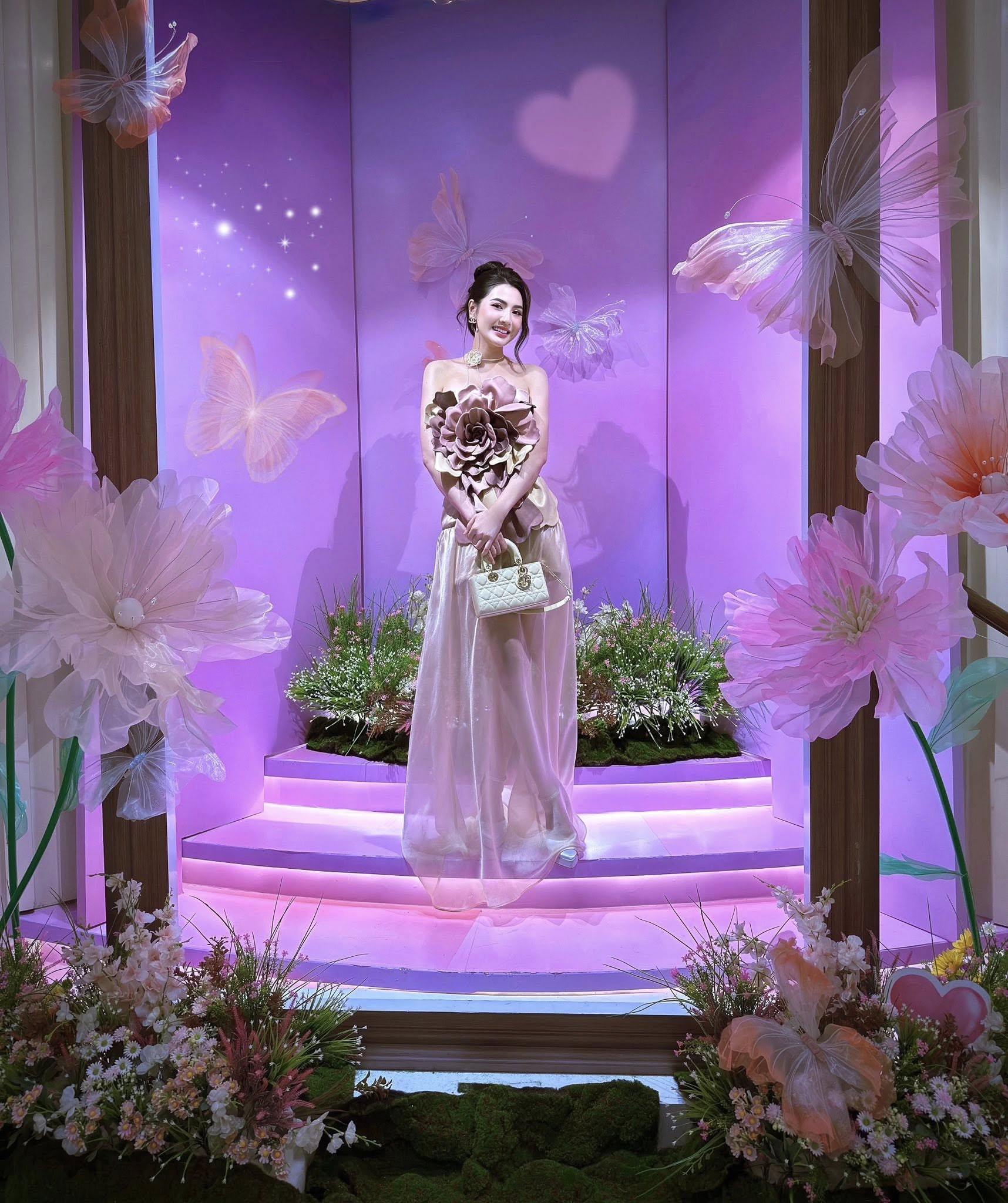 Danh tính và loạt ảnh đời thường của nữ chiến sĩ công an nhập vai “gơn phố” náo loạn Hồ Gươm- Ảnh 12.
