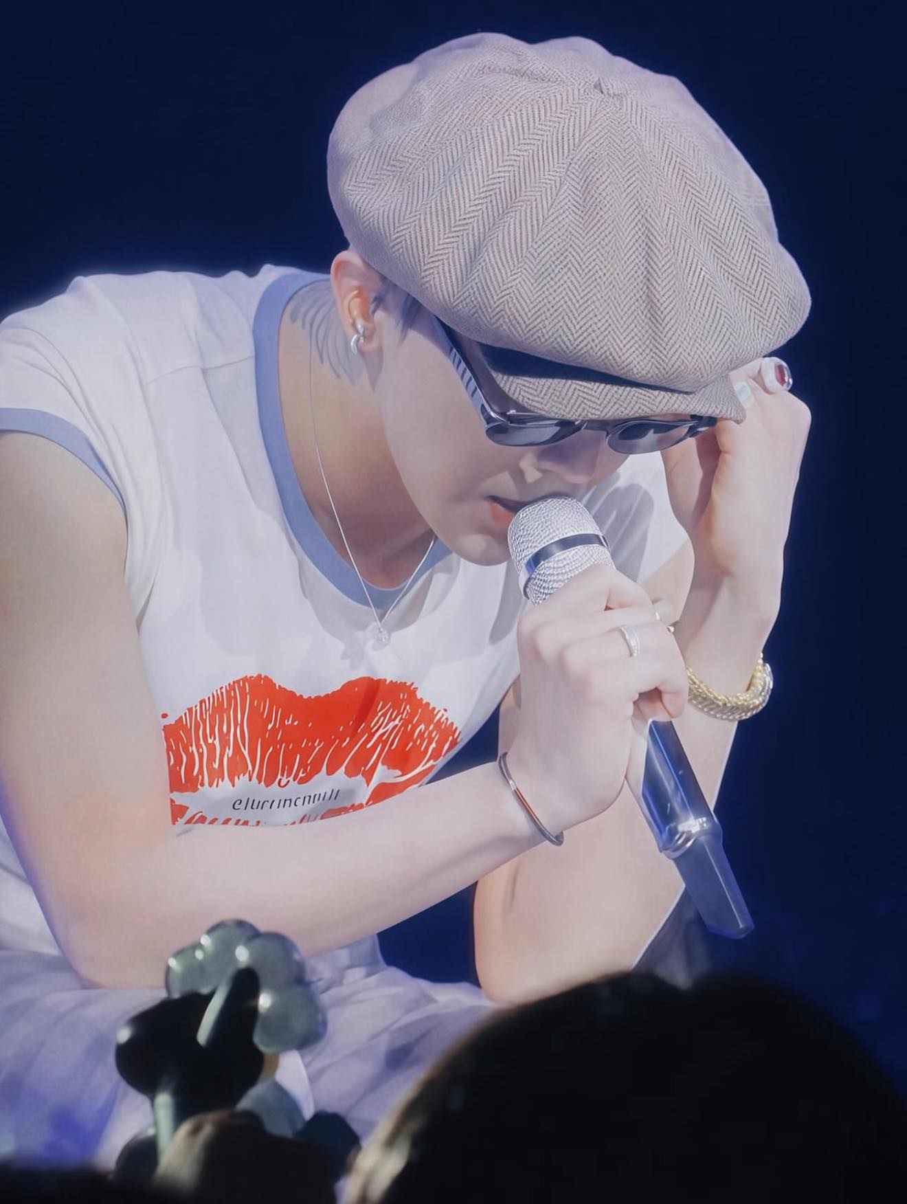 Thông điệp đáng sợ ở concert G-Dragon khiến dân tình nổi điên- Ảnh 4.