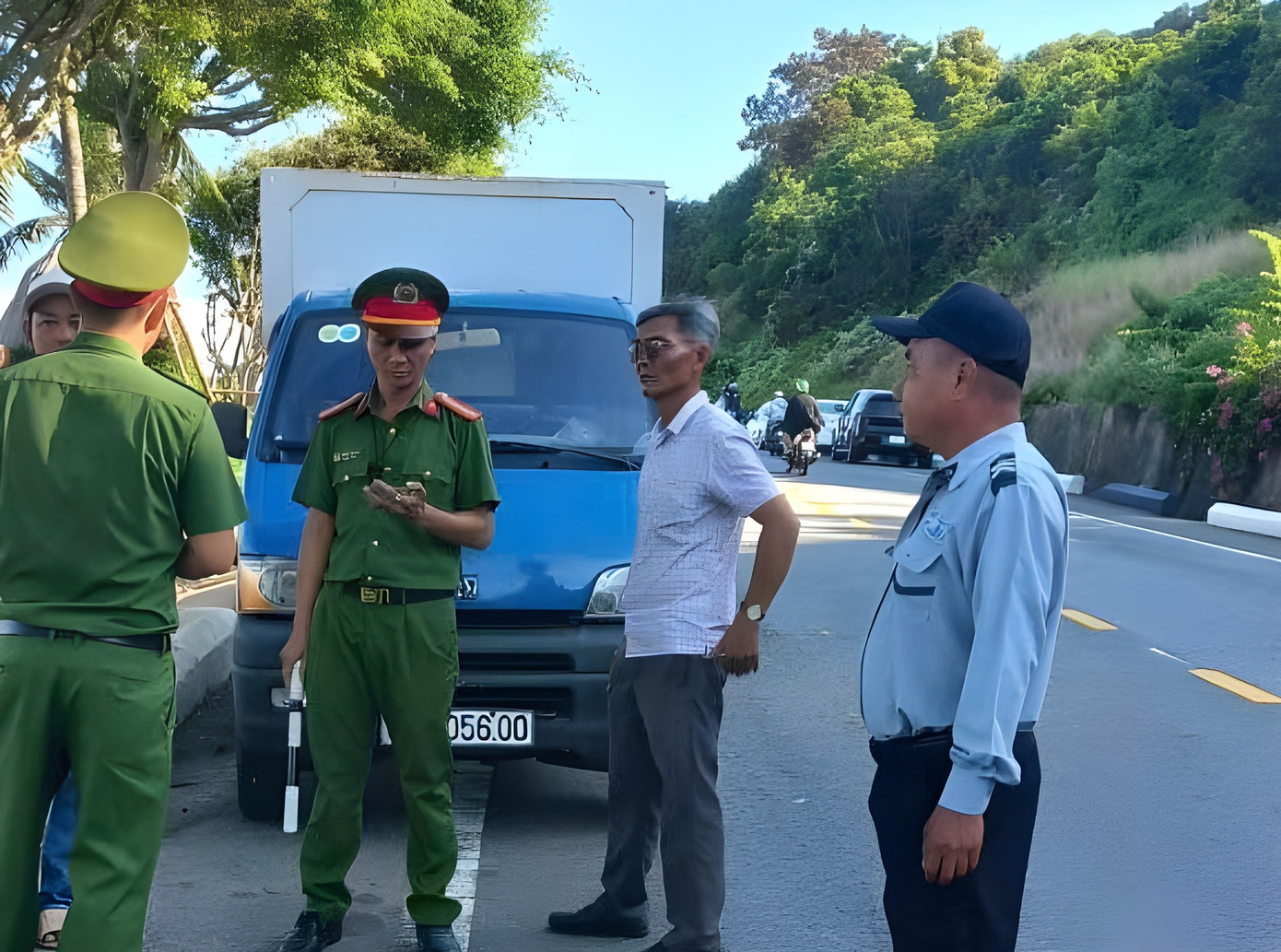 Đà Nẵng dẹp hàng rong tung hoành trên bán đảo Sơn Trà- Ảnh 3.