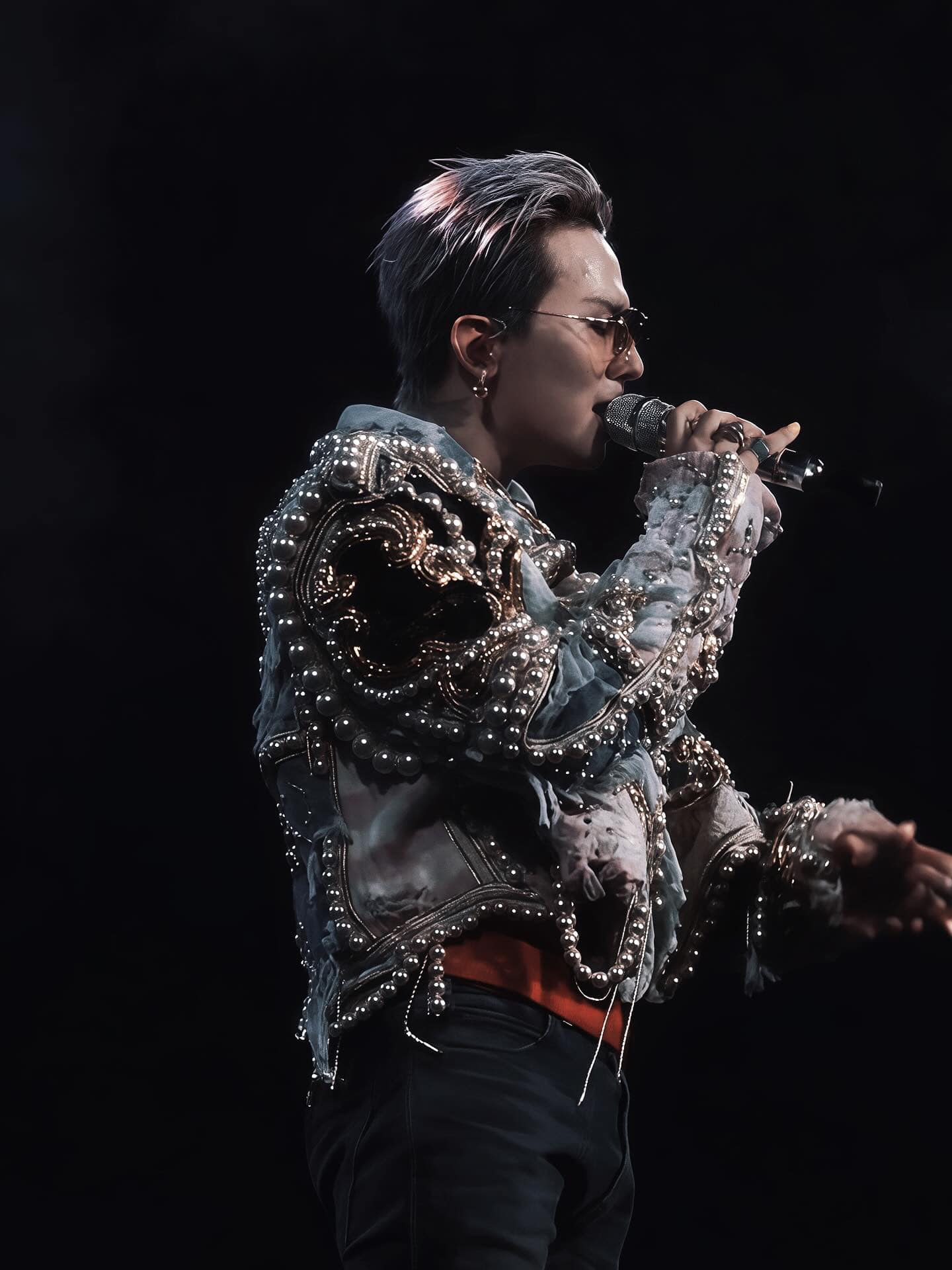 Thông điệp đáng sợ ở concert G-Dragon khiến dân tình nổi điên- Ảnh 3.