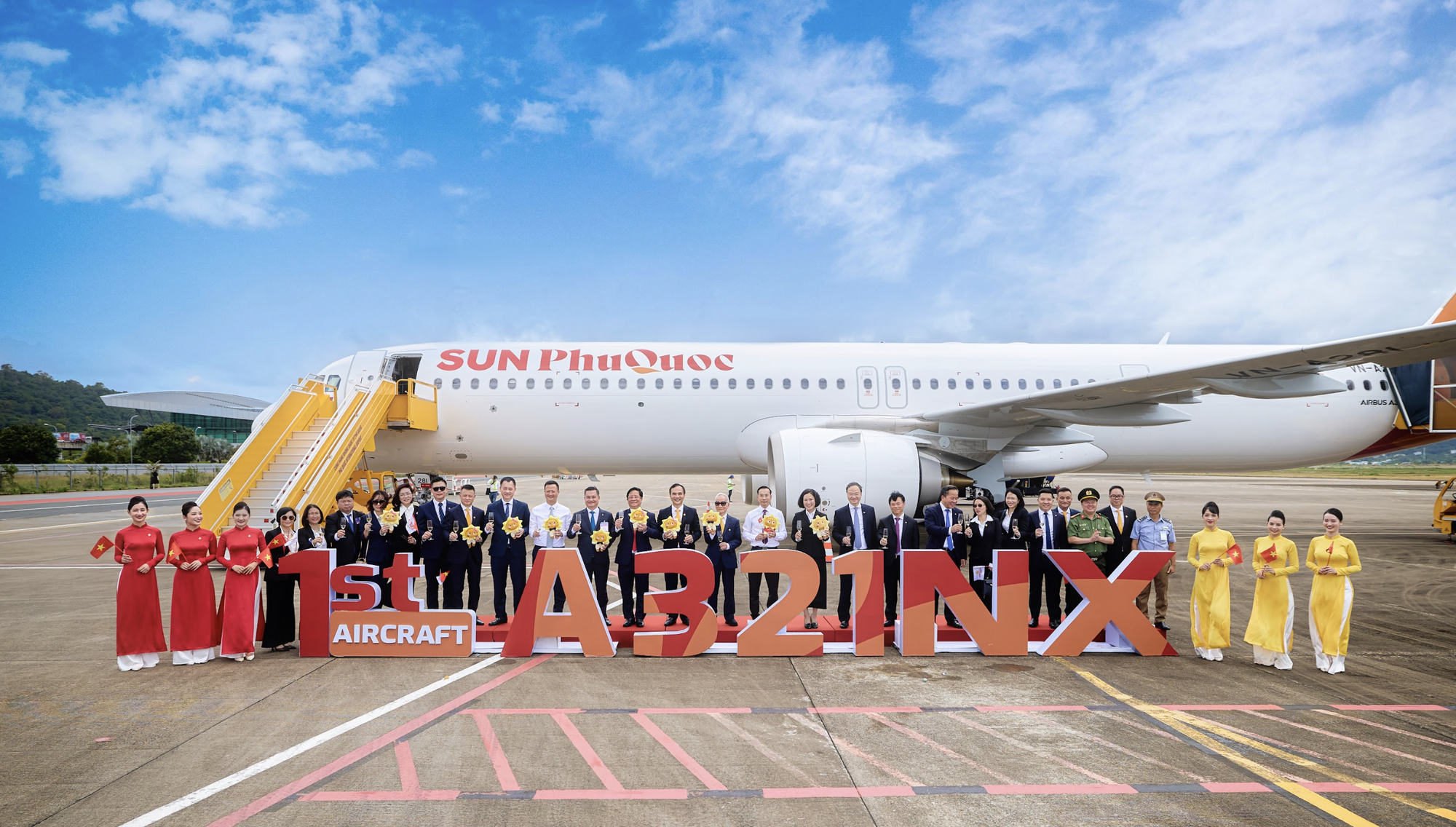 Lộ diện máy bay đầu tiên của Sun PhuQuoc Airways- Ảnh 10.