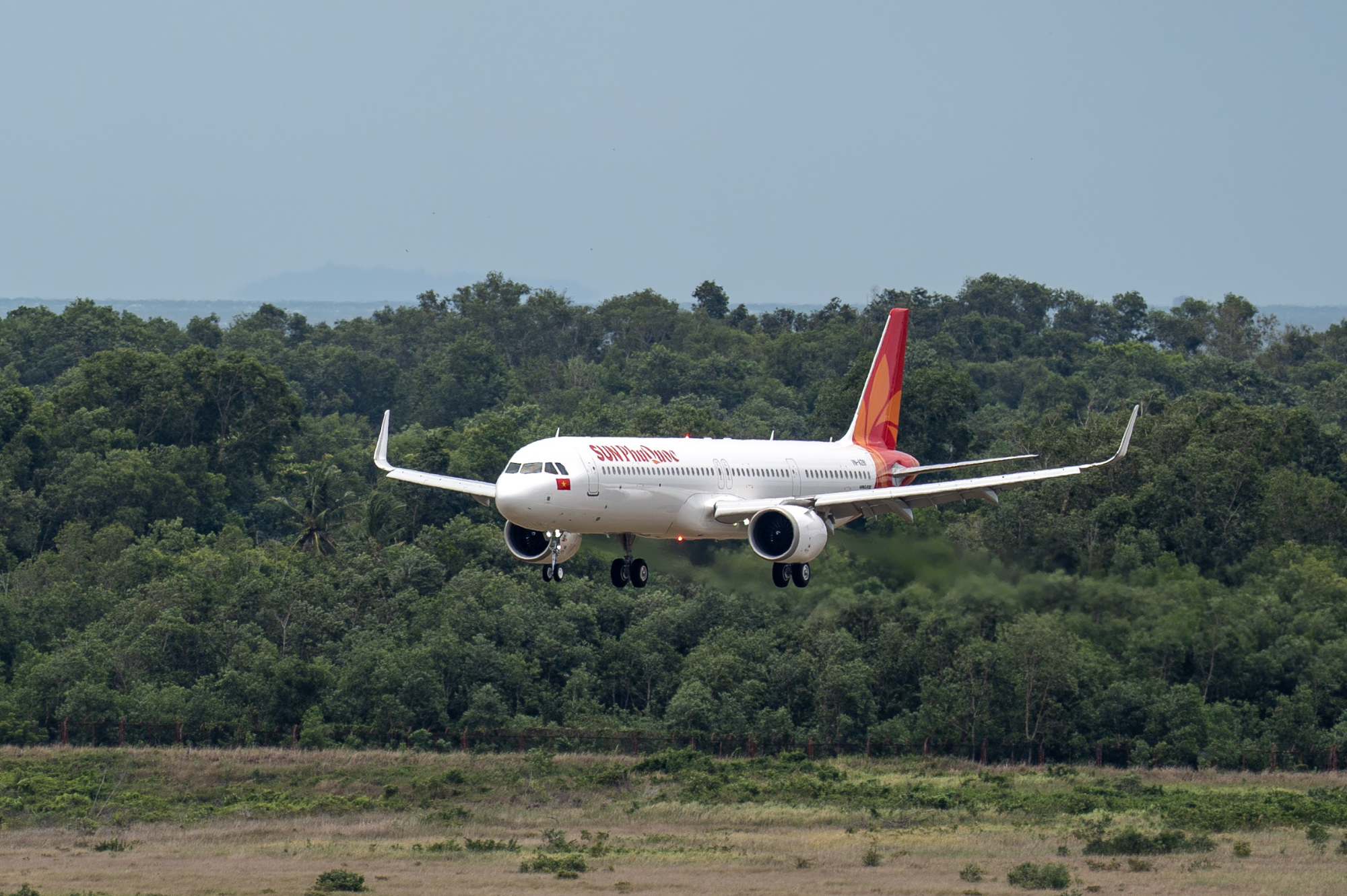 Lộ diện máy bay đầu tiên của Sun PhuQuoc Airways- Ảnh 4.