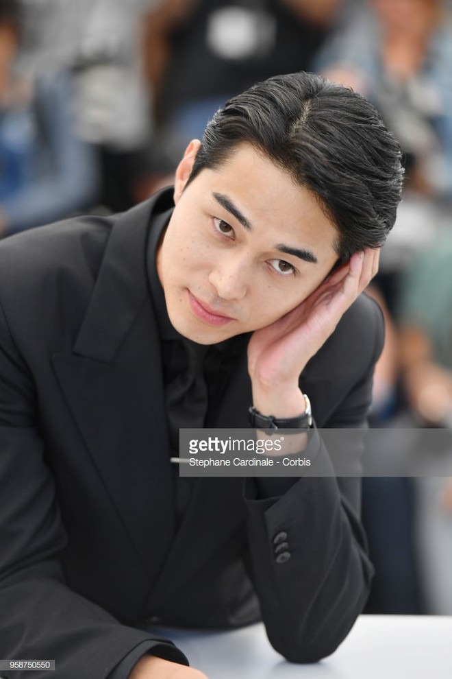 Showbiz chao đảo vụ nam diễn viên bị vợ bỏ vì cặp kè Showbiz chao đảo vụ nam diễn viên bị vợ bỏ vì cặp kè