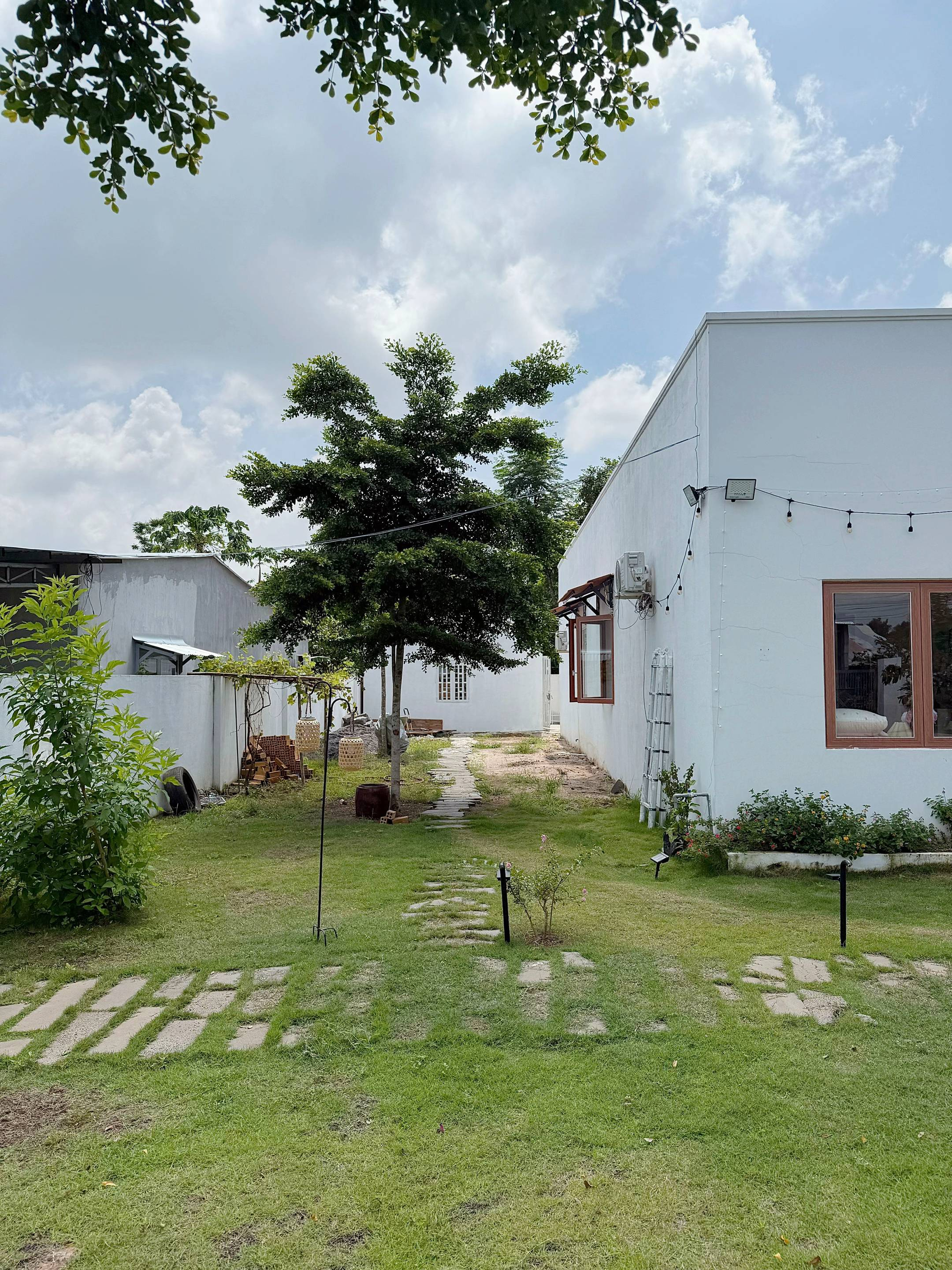 Vợ chồng trẻ xây nhà rộng 80m2, chi phí hết chưa đến 500 triệu, rẻ đến mức ai cũng giật mình!- Ảnh 2.