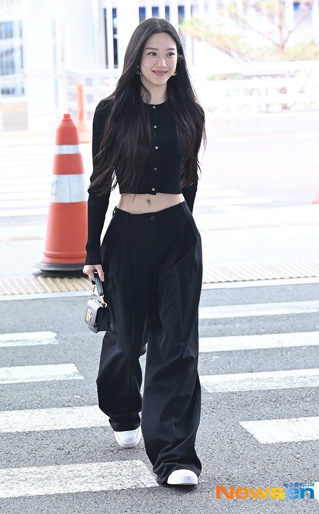 Không cách nào dìm được Moon Ga Young- Ảnh 8.