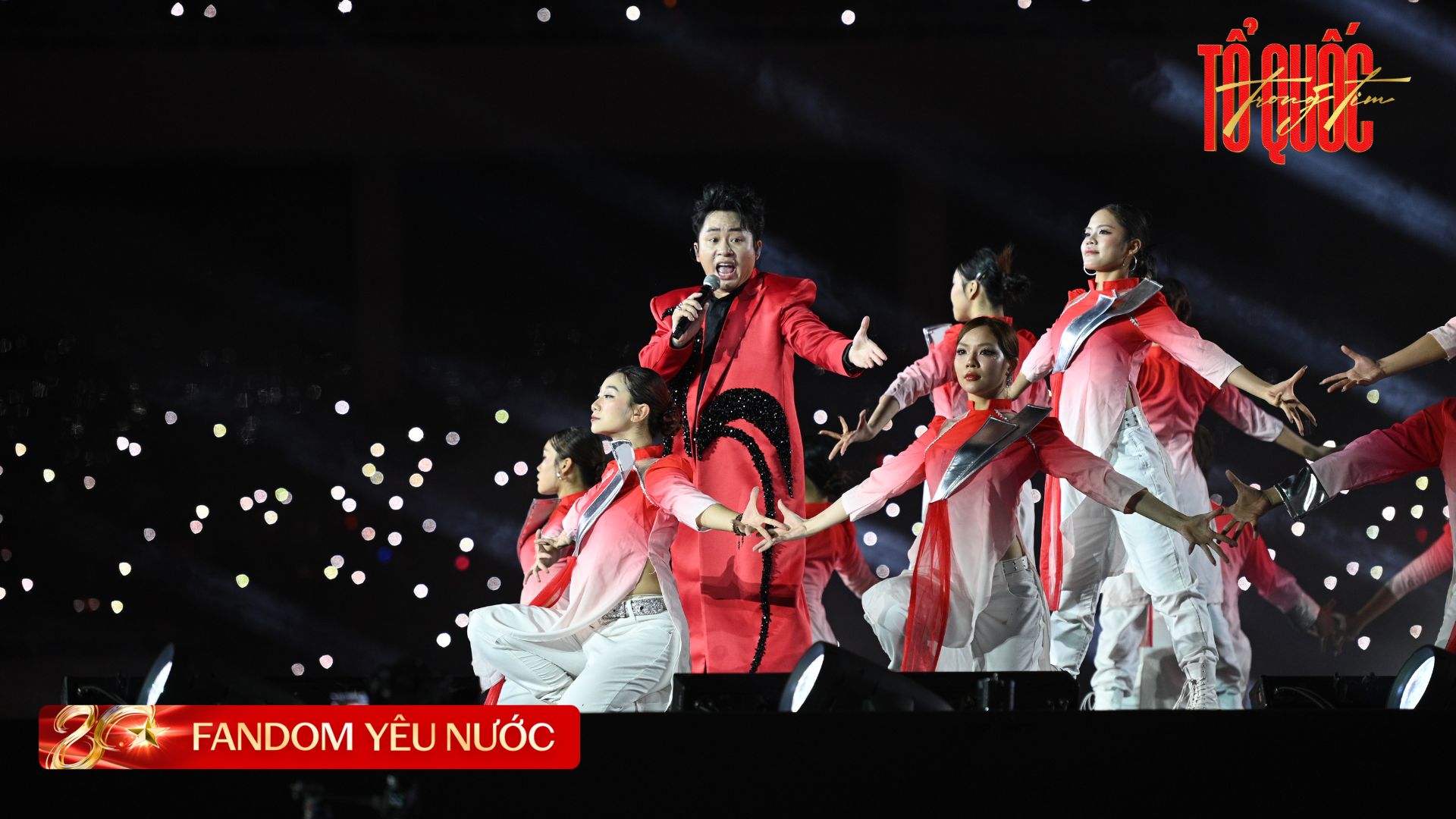 Đi xem Concert Quốc Gia quá đã: Vé free, quà tặng ê hề mà chất lượng nghệ sĩ 5 sao, ai nấy hát live cũng đỉnh của chóp!- Ảnh 10.