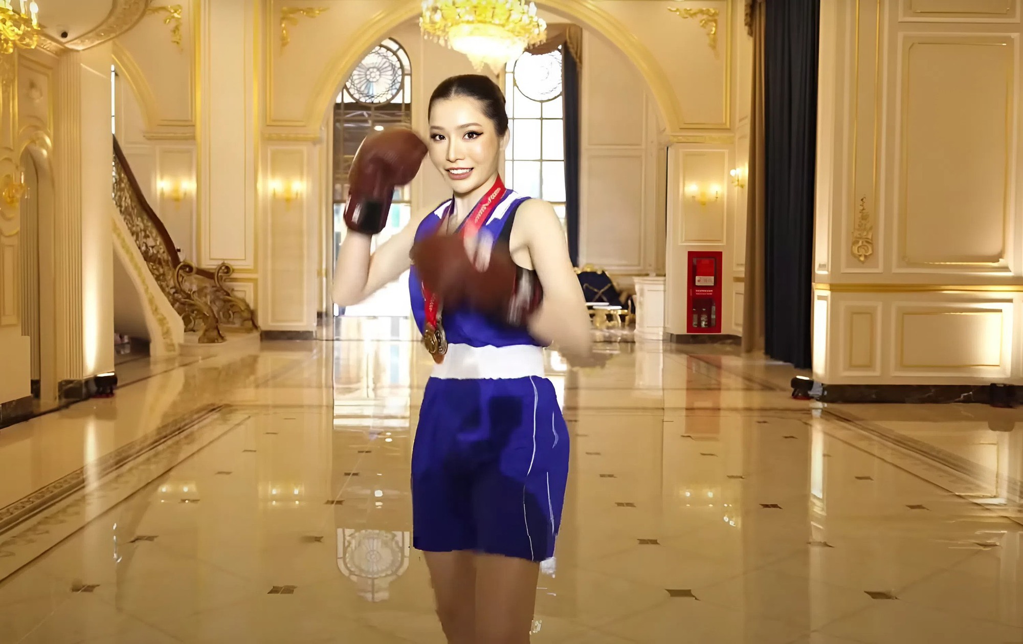 Thí sinh Miss Grand Vietnam bày đủ trò lố: Từ múa lân, kéo lê trên sàn đến mang Tây Du Ký đi thi- Ảnh 6.