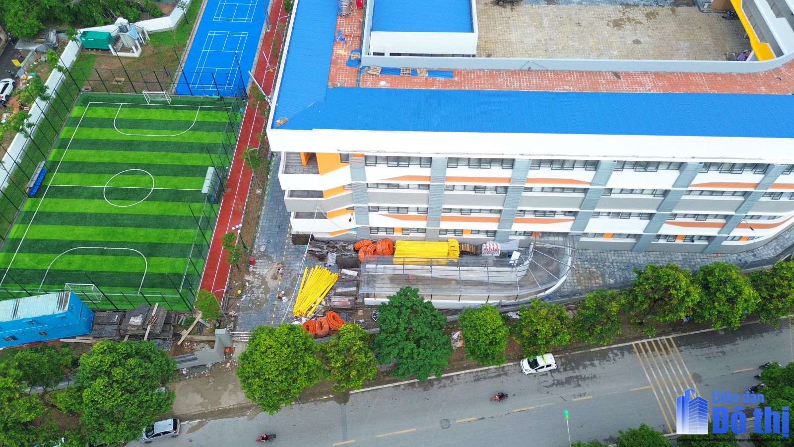 Trường Tiểu học CÔNG LẬP hàng trăm tỷ đồng này sắp xây xong, đã to đẹp còn có sân bóng đá, bóng rổ xịn xò!- Ảnh 3.