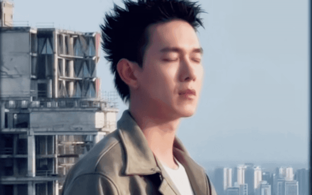 Tranh c&atilde;i top 10 nam diễn vi&ecirc;n đẹp nhất Việt Nam: Hứa Vĩ Văn - Hồng Đăng mất h&uacute;t, số 3 đ&uacute;ng l&agrave; hoang đường