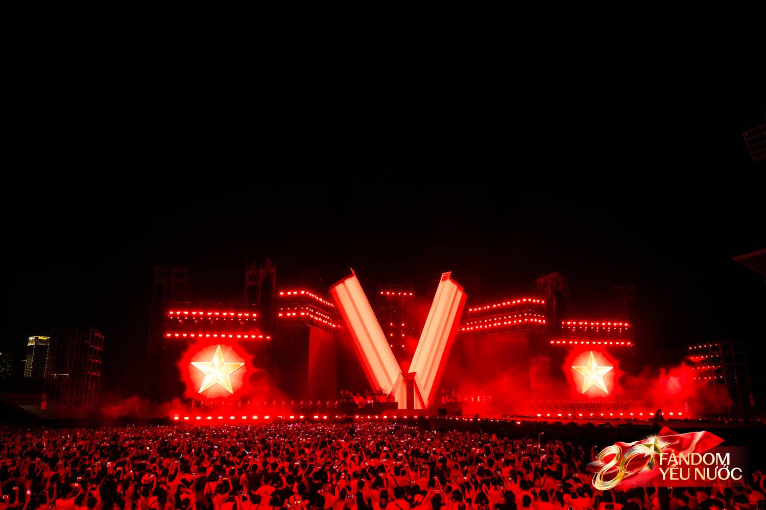 Những hình ảnh không thể quên trong Concert Quốc Gia ở sân Mỹ Đình- Ảnh 1.