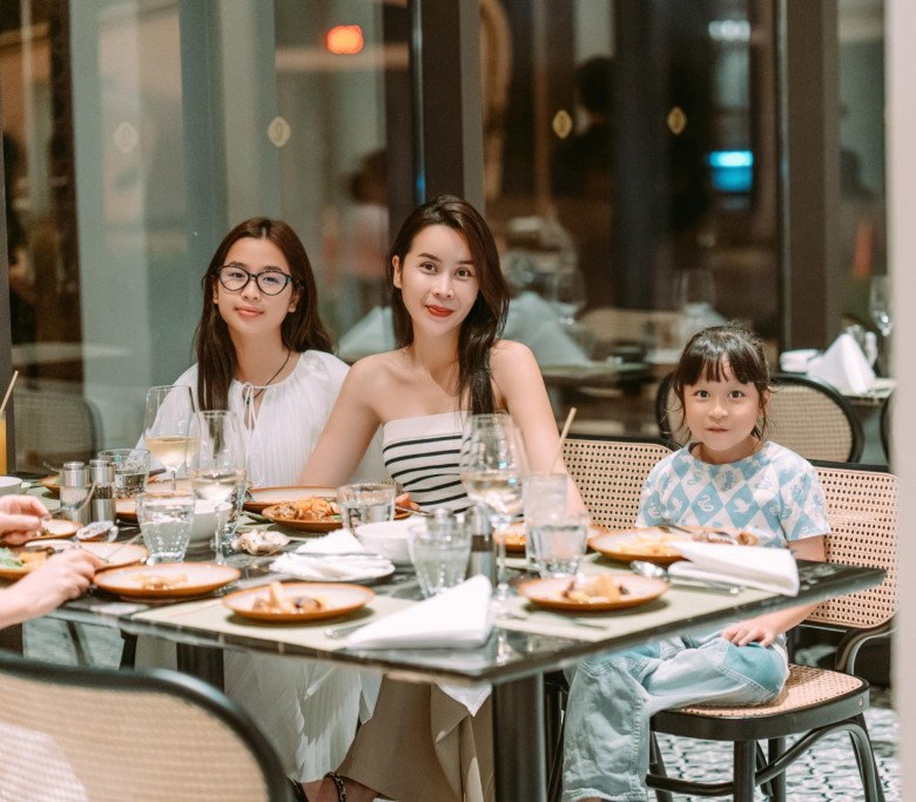 Con gái Hồ Hoài Anh ra dáng thiếu nữ, chân dài miên man nhận nhiều lời khen ngợi- Ảnh 7.