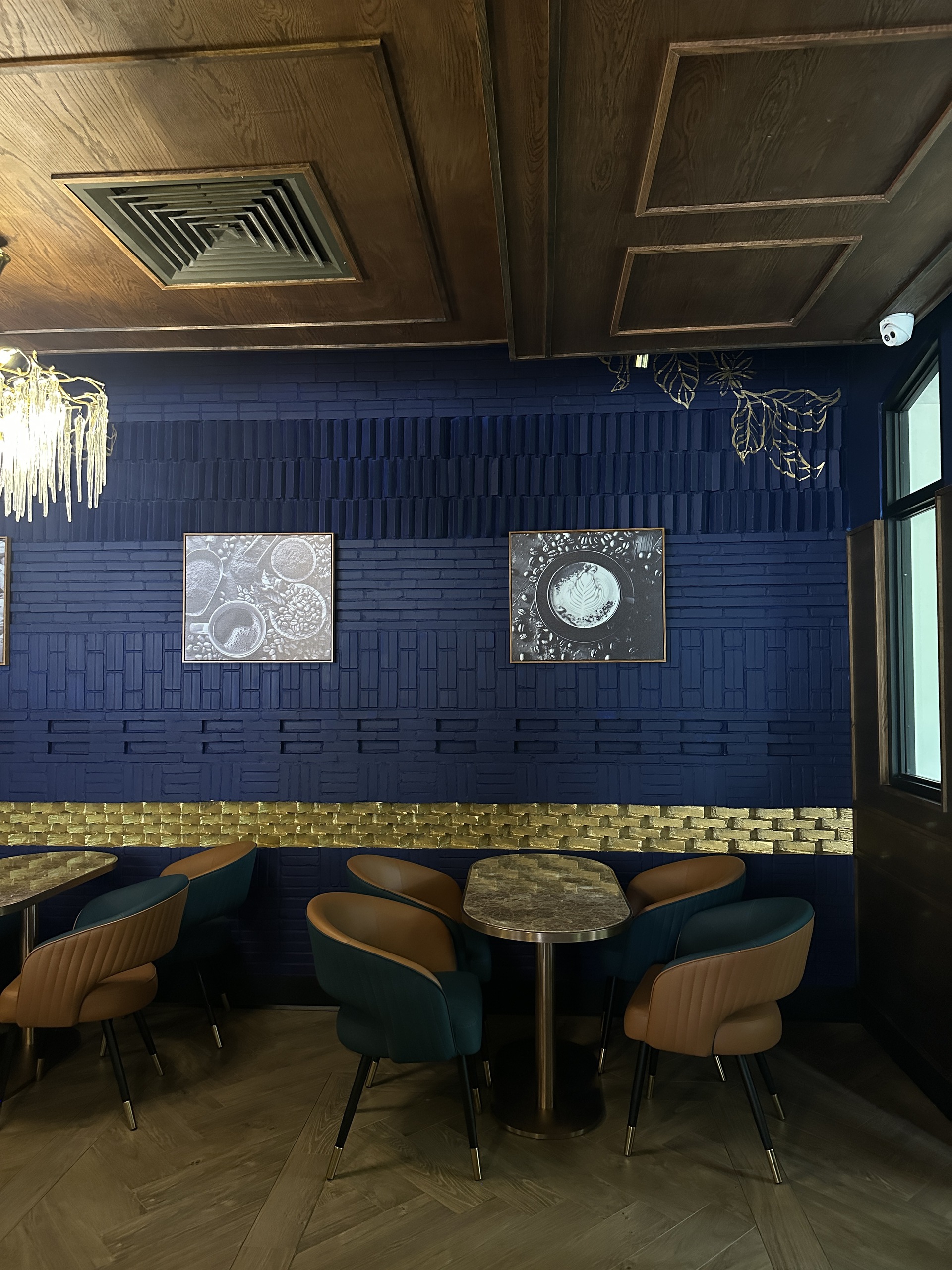 Cận cảnh thương hiệu Việt chi 1 tỷ/tháng để “ngồi lại” vị trí vàng mà Starbucks vừa trả- Ảnh 10.