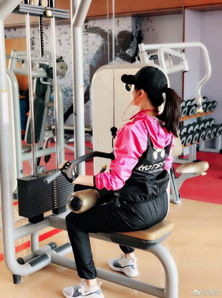 Giảm 6,5kg trong 2 tuần, Hoa phi 42 tuổi trẻ lên trông thấy: Không nhịn ăn nhưng loại bỏ hoàn toàn 1 thứ- Ảnh 10.