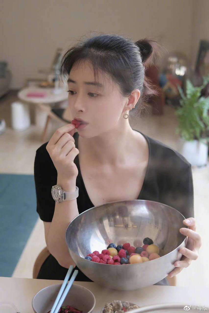Giảm 6,5kg trong 2 tuần, Hoa phi 42 tuổi trẻ lên trông thấy: Không nhịn ăn nhưng loại bỏ hoàn toàn 1 thứ- Ảnh 8.