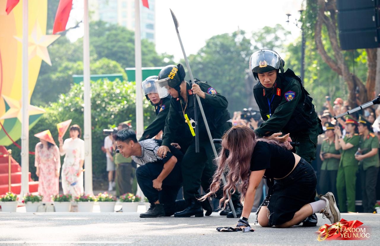 Gặp nữ thiếu tá trong vai 