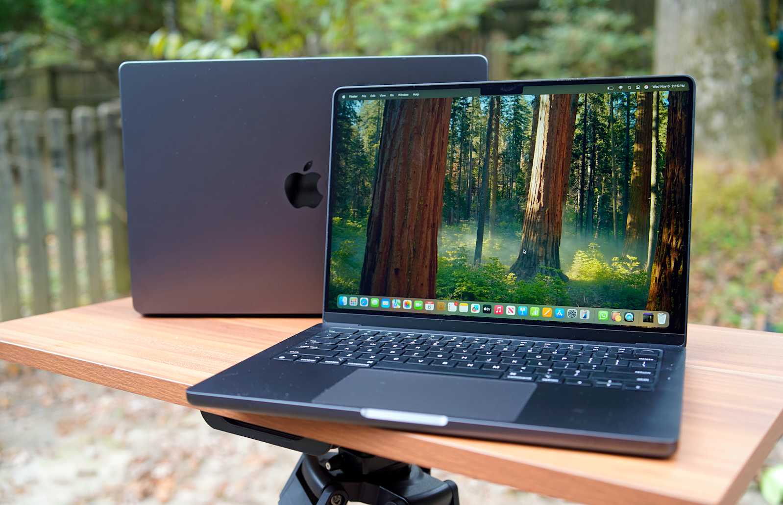 MacBook Pro thế hệ tiếp theo sẽ có màn hình OLED và Dynamic Island?- Ảnh 2.