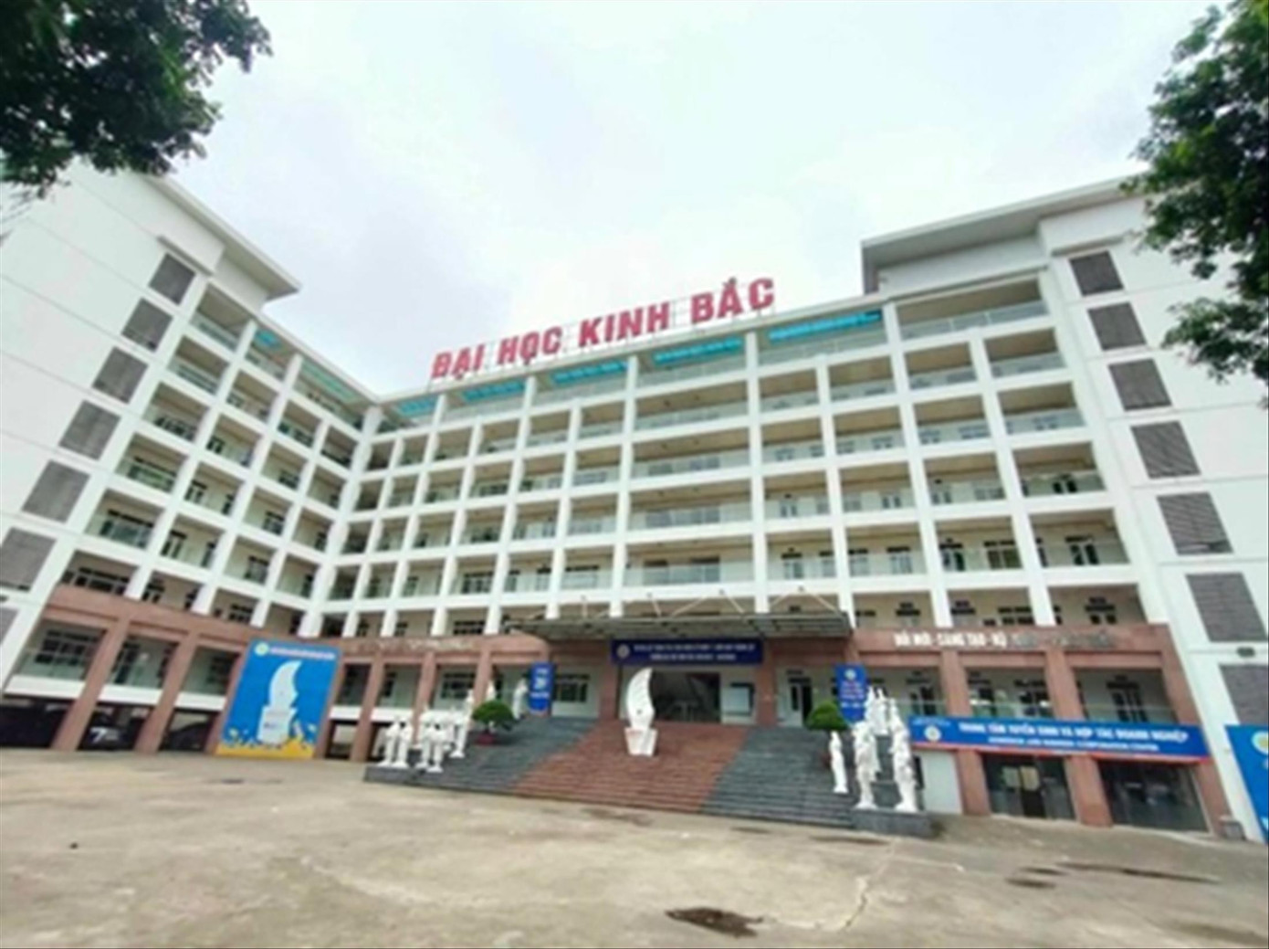 Bê bối ở Trường Đại học Kinh Bắc: Dừng đào tạo, thí sinh đi về đâu?- Ảnh 1.