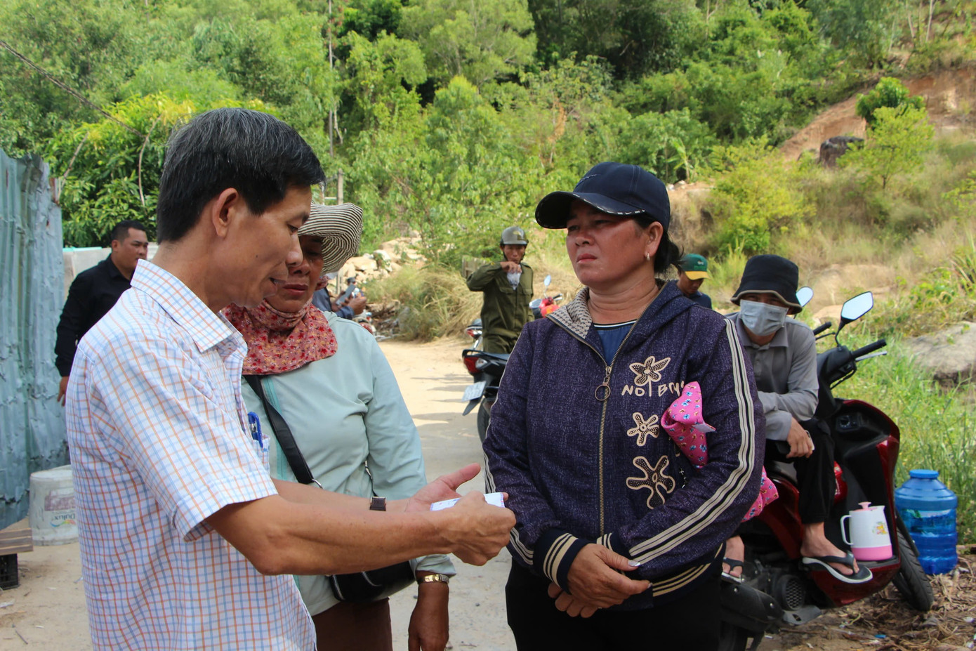 Vụ nam thanh niên tử vong khi đi leo núi ở Khánh Hòa: Người tìm thấy thi thể nạn nhân kể gì?- Ảnh 2.