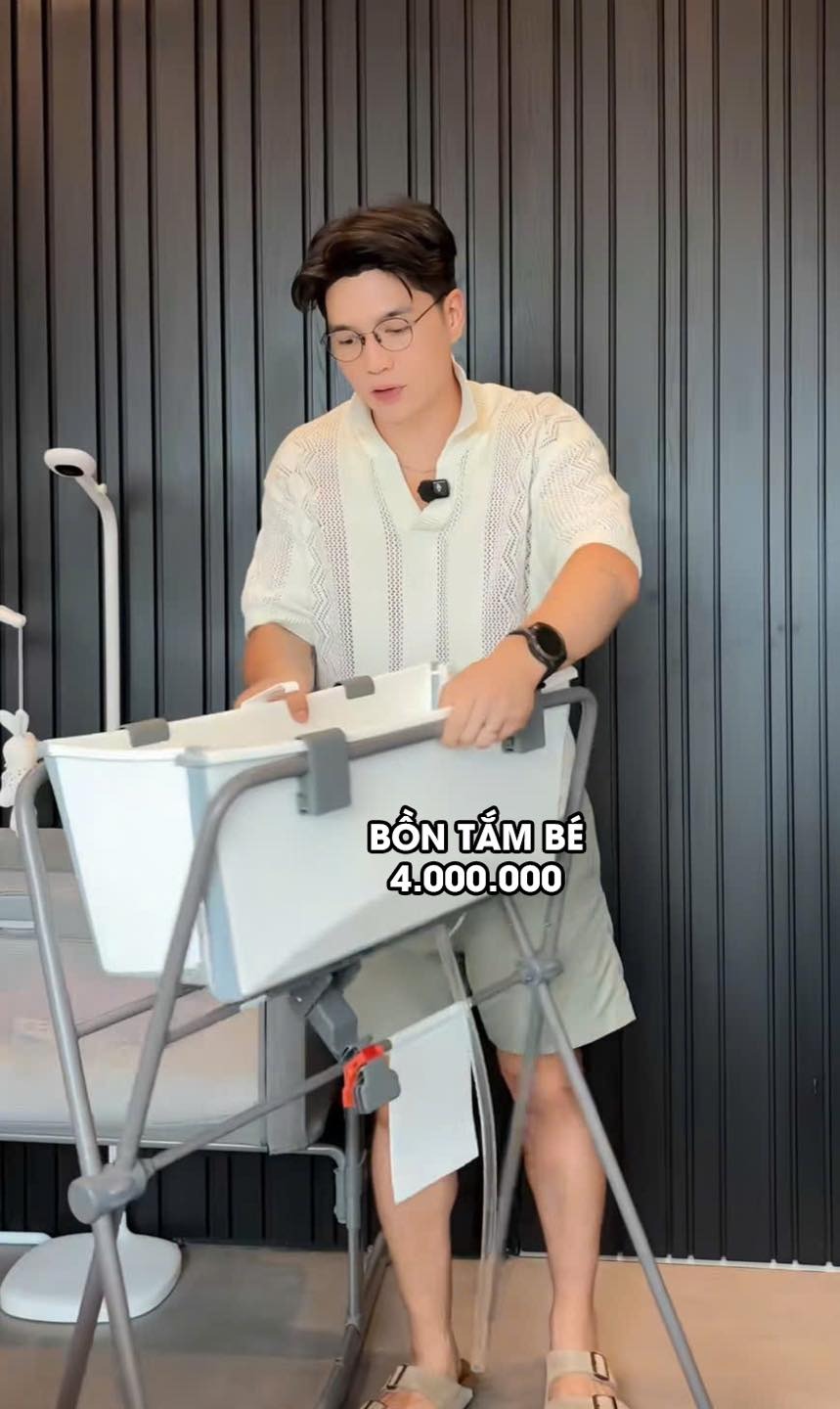 Dân mạng chê vợ chồng Ngô Thanh Vân "tấm chiếu mới bỉm sữa", chi 100 triệu đồ cho con nhưng 70% vô dụng, chật nhà- Ảnh 18.