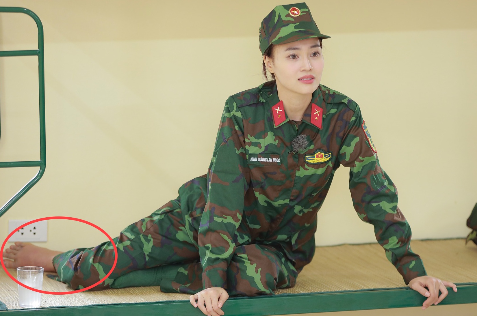 Tại sao Ninh Dương Lan Ngọc chấn thương không thể đi lại bình thường vẫn tham gia Sao Nhập Ngũ?- Ảnh 2. Tại sao Ninh Dương Lan Ngọc chấn thương không thể đi lại bình thường vẫn tham gia Sao Nhập Ngũ?- Ảnh 2.