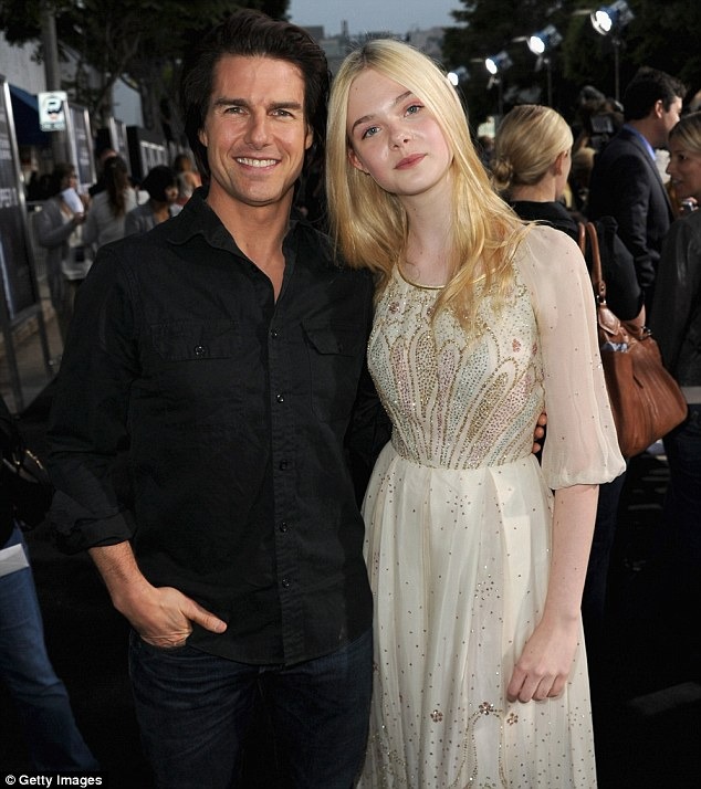 Câu chuyện nghĩa tình mỉa mai nhất showbiz: Tom Cruise tặng quà sinh nhật cho con gái người khác gần 20 năm nhưng 