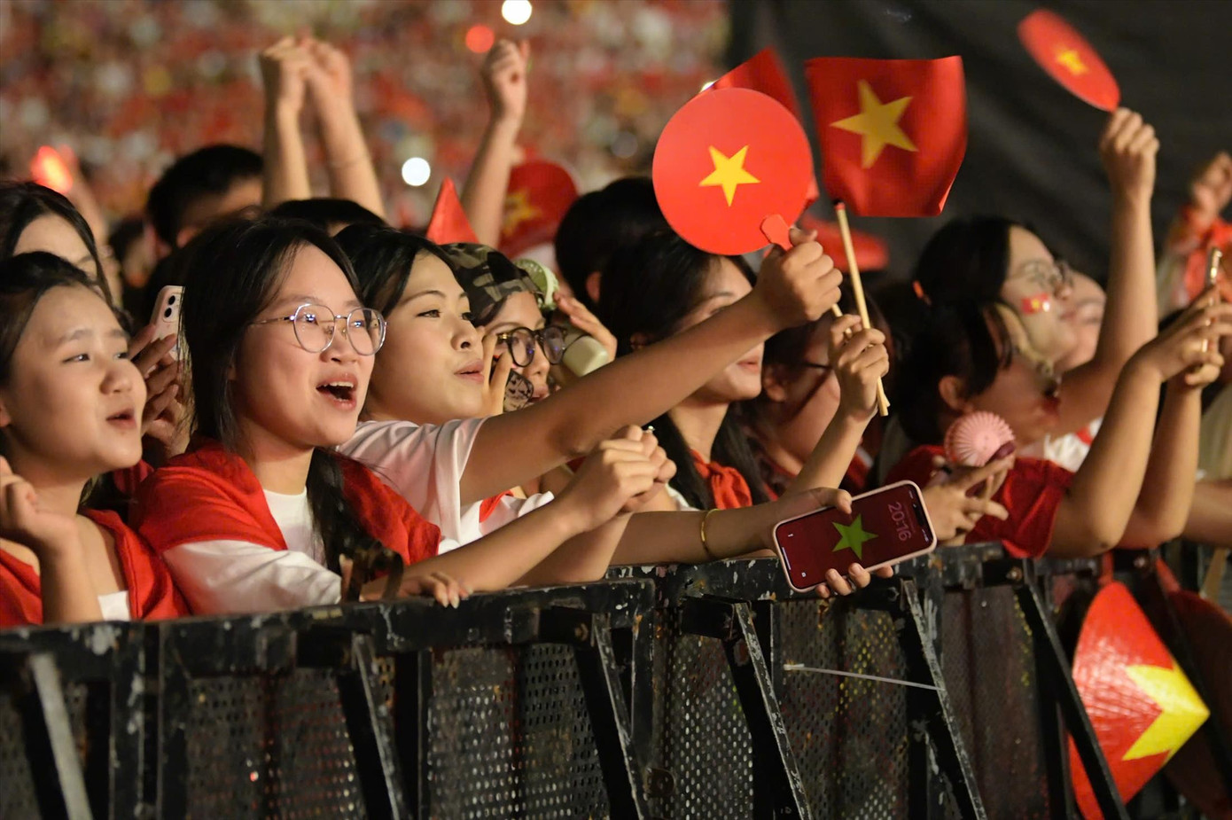 Nên có tua concert quốc gia- Ảnh 2.