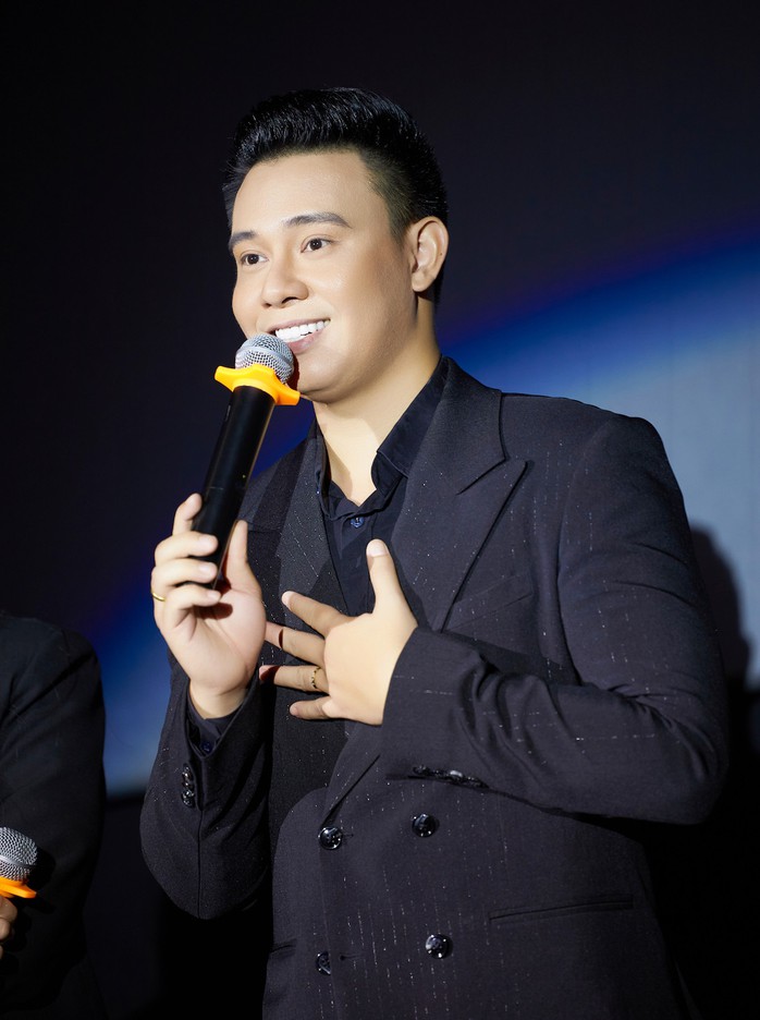 Truy lùng profile nam ca sĩ gây sốt tại Concert Quốc Gia, hát hay đến mức được netizen trải thảm chờ đón tham gia Anh Trai Chông Gai mùa 2- Ảnh 7.
