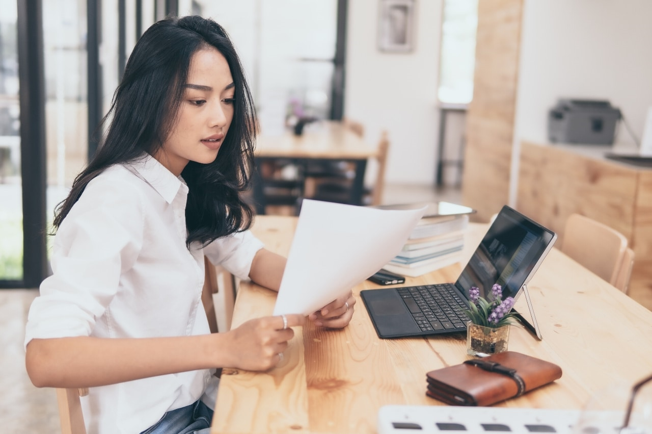 10 việc người EQ thấp thường làm ở chốn công sở khiến người khác bực dọc, người EQ cao không bao giờ làm: Top 7 cực kỳ "cấm kỵ", ai cũng cần tránh- Ảnh 2.