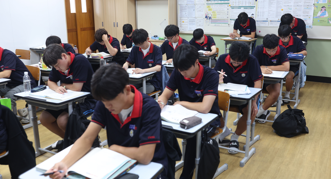 Tỷ lệ bỏ học cao ngất ngưởng của những đứa trẻ Gangnam được mệnh danh “sang chảnh” nhất Hàn Quốc: Lý do gây sốc- Ảnh 1.